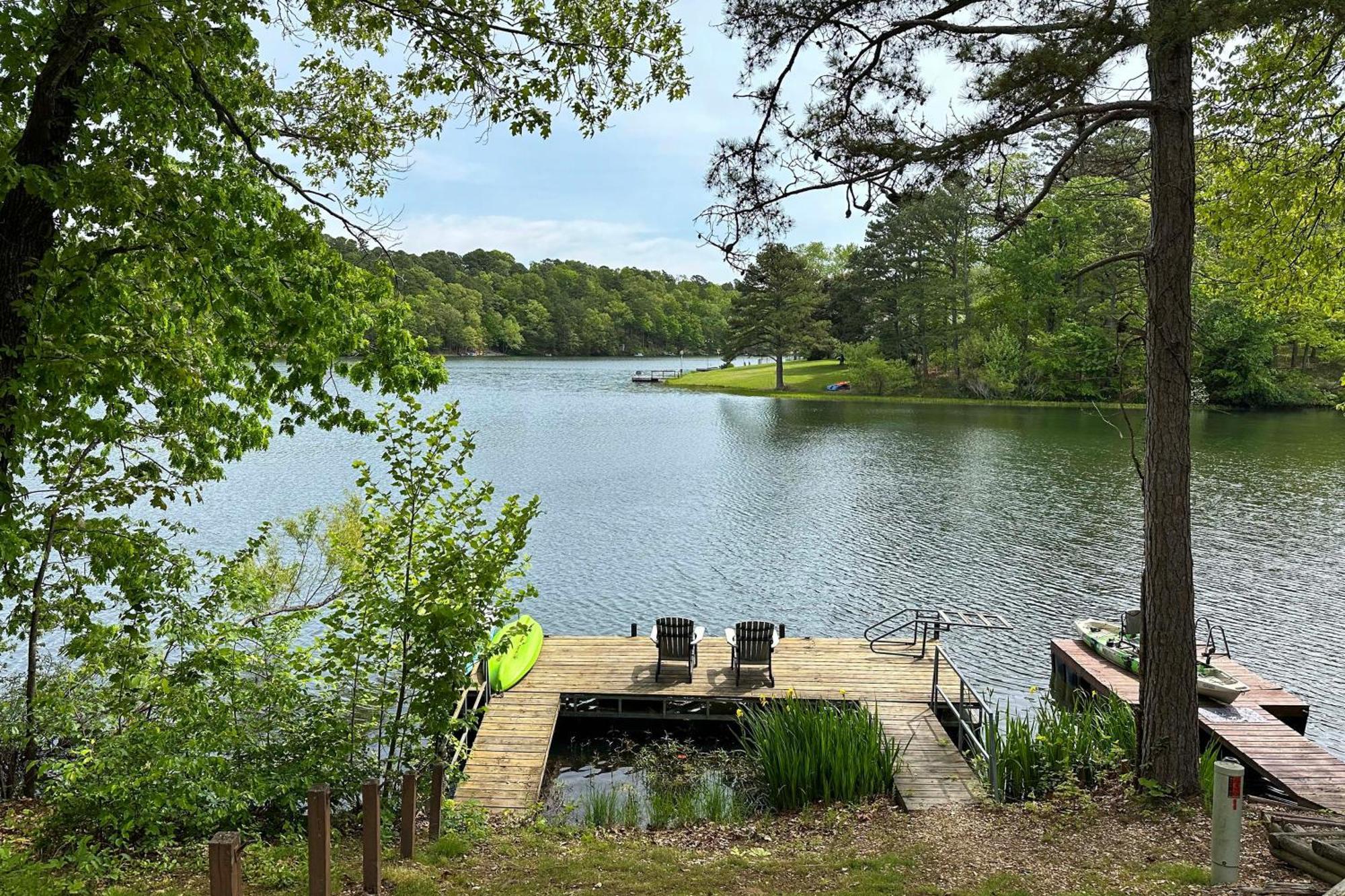 Renovated Lakefront Escape With Private Dock And Deck! Bella Vista Eksteriør billede