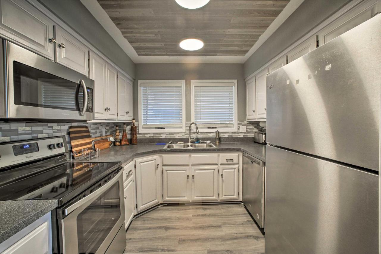 Renovated Lakefront Escape With Private Dock And Deck! Bella Vista Eksteriør billede